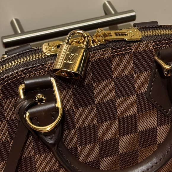 ***SOLD*** Louis Vuitton Alma BB - Picture 3 of 10